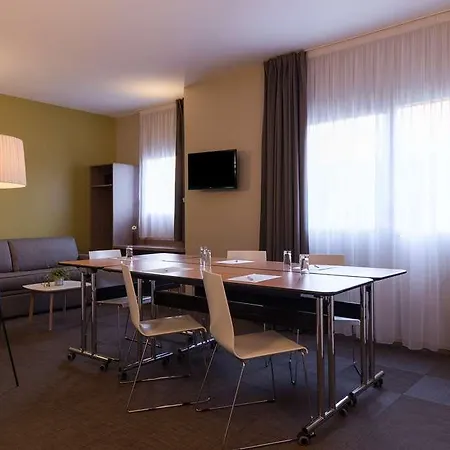 Hotel The Originals City, Ecoparc, Montpellier Est