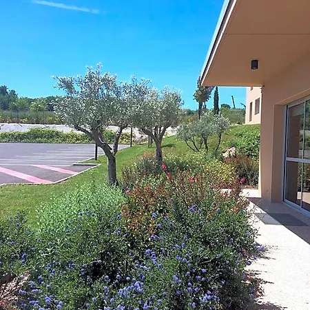 The Originals City, Ecoparc, Montpellier Est מלון Saint-Aunes