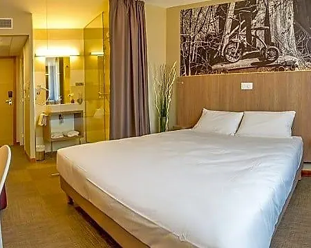 מלון The Originals City, Ecoparc, Montpellier Est 3*