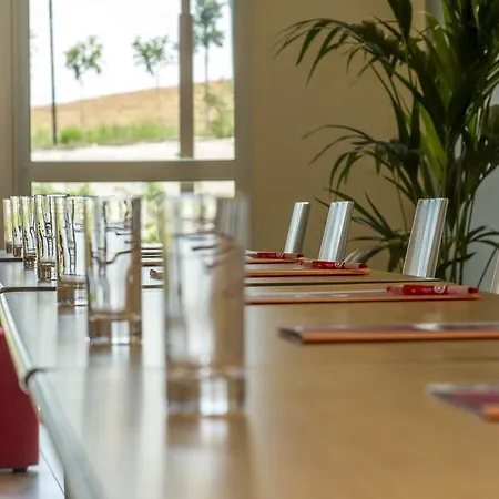 Hotel The Originals City, Ecoparc, Montpellier Est